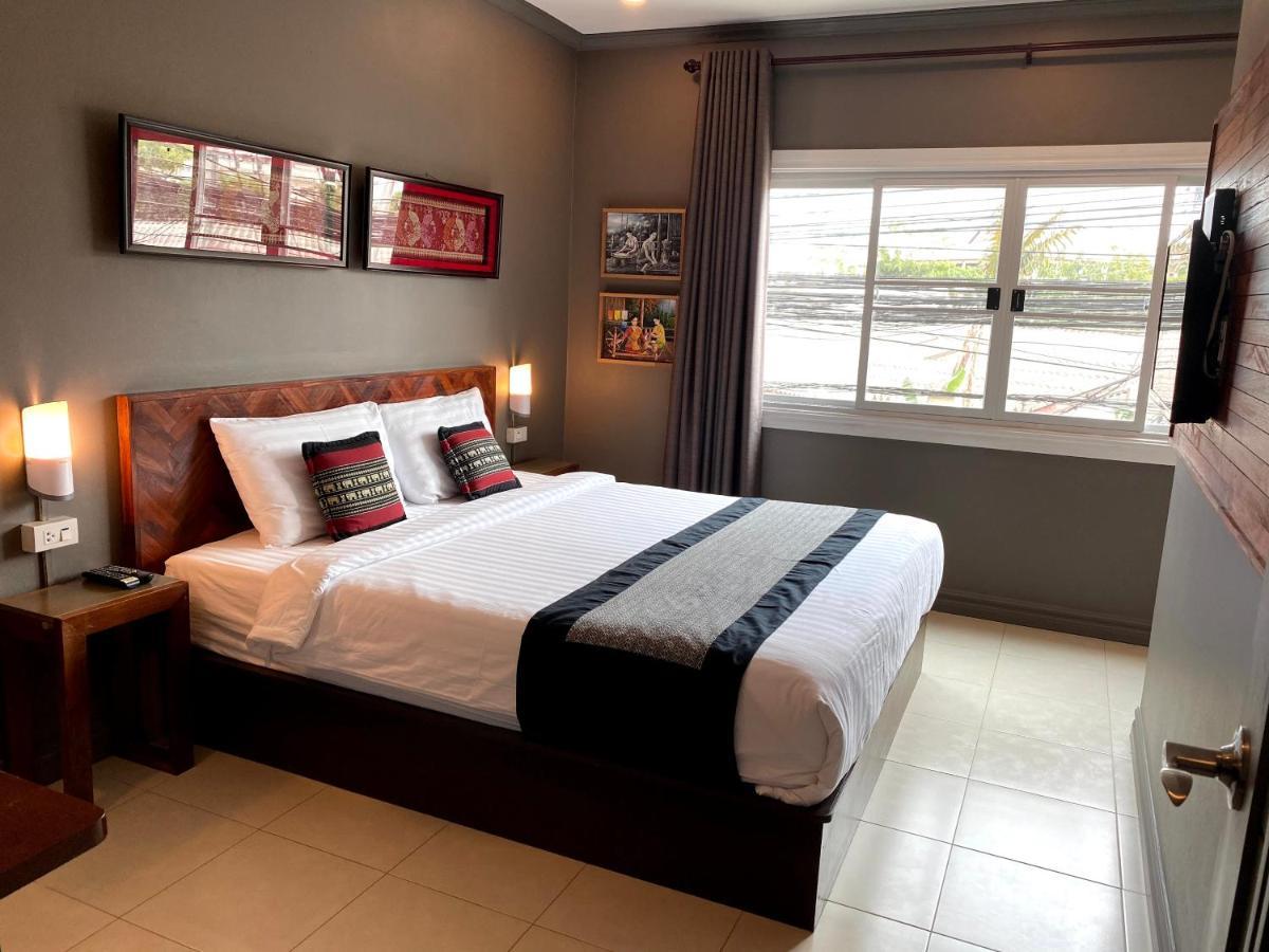 Patuxay Place Vientiane Bagian luar foto