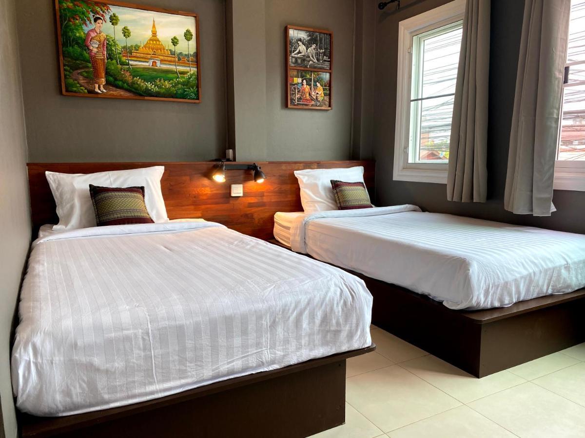 Patuxay Place Vientiane Bagian luar foto