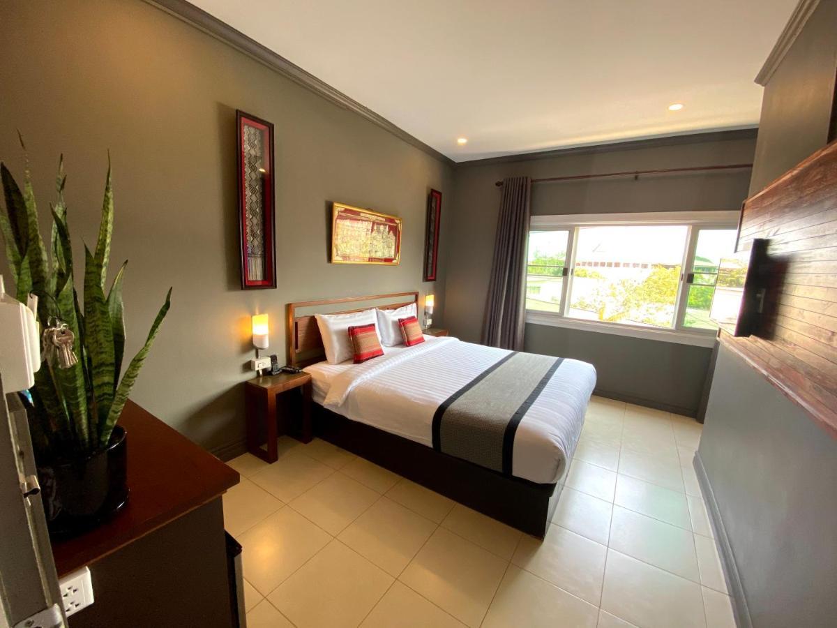 Patuxay Place Vientiane Bagian luar foto