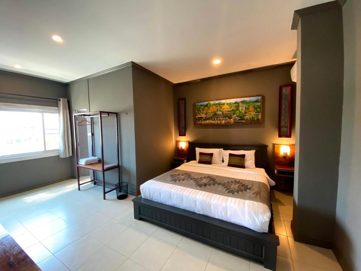Patuxay Place Vientiane Bagian luar foto