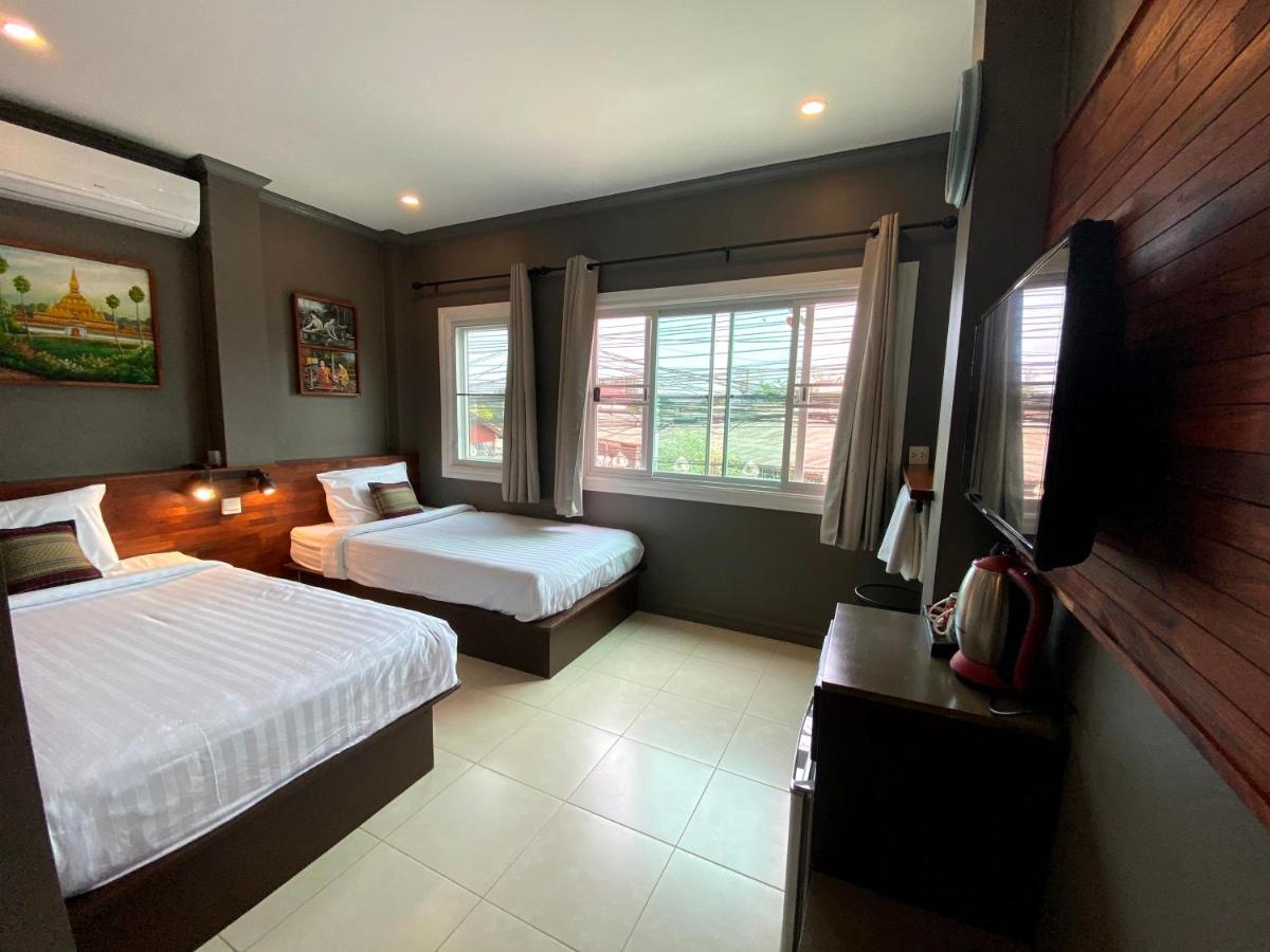 Patuxay Place Vientiane Bagian luar foto