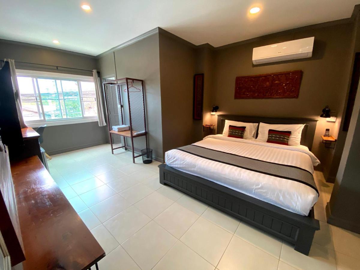 Patuxay Place Vientiane Bagian luar foto